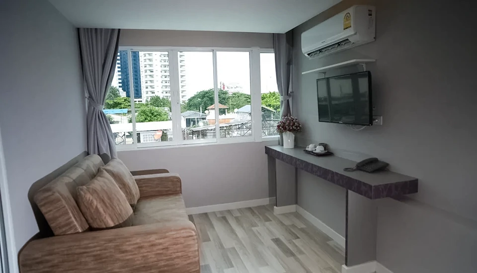 هتل نانترا پلوئنشیت بانکوک